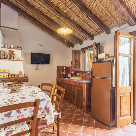 Domm'e Antoni 包内伊